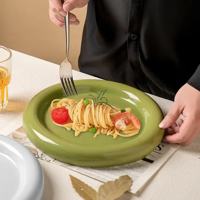 Assiette Ronde en Céramique Crème à Bord Épais pour Donuts