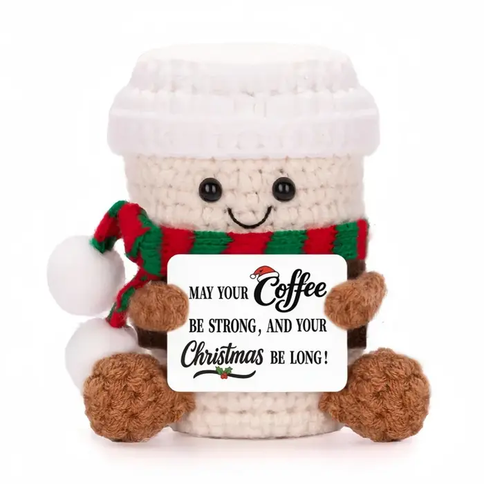 Figurines de tasses à café au crochet créatives et amusantes avec carte