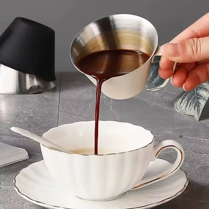 Tasse à expresso italienne avec échelle