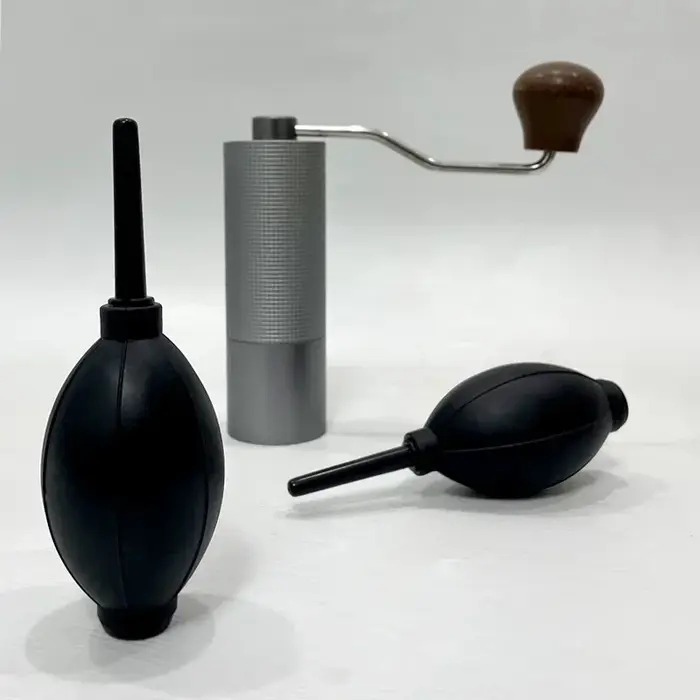 Outil de nettoyage de poudre de café