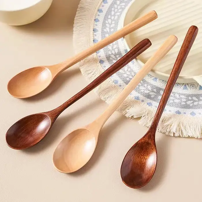 Cuillère à thé en bois
