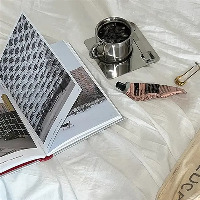 Ensemble de tasses à café avec cuillère