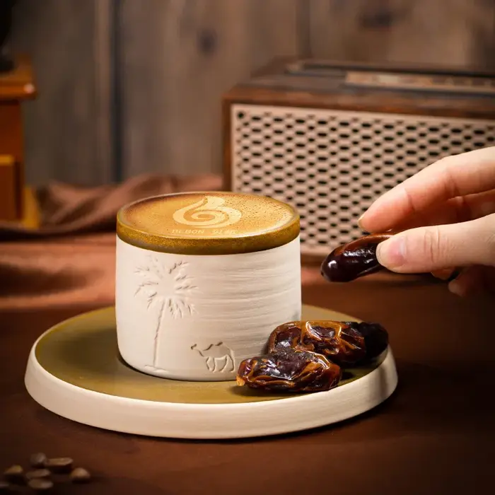 Tasse à expresso en grès du Moyen-Orient