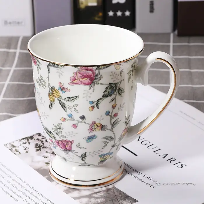 Tasse à café fleur peinte dorée en céramique de haute qualité