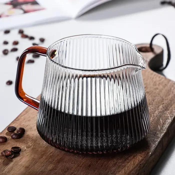Cafetière élégante en verre à haute teneur en Borosilicate avec bec en V – pour le brassage verseur et les rituels de café à domicile