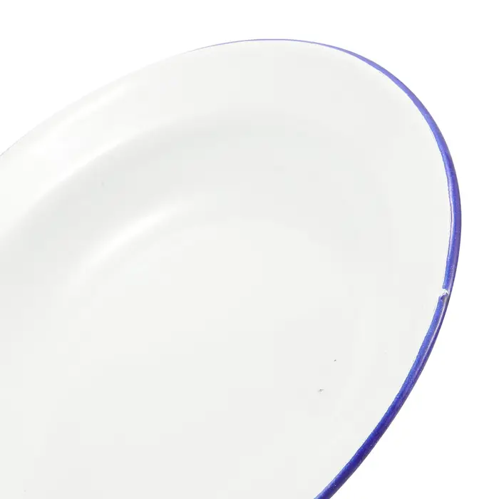 Assiettes en émail rétro