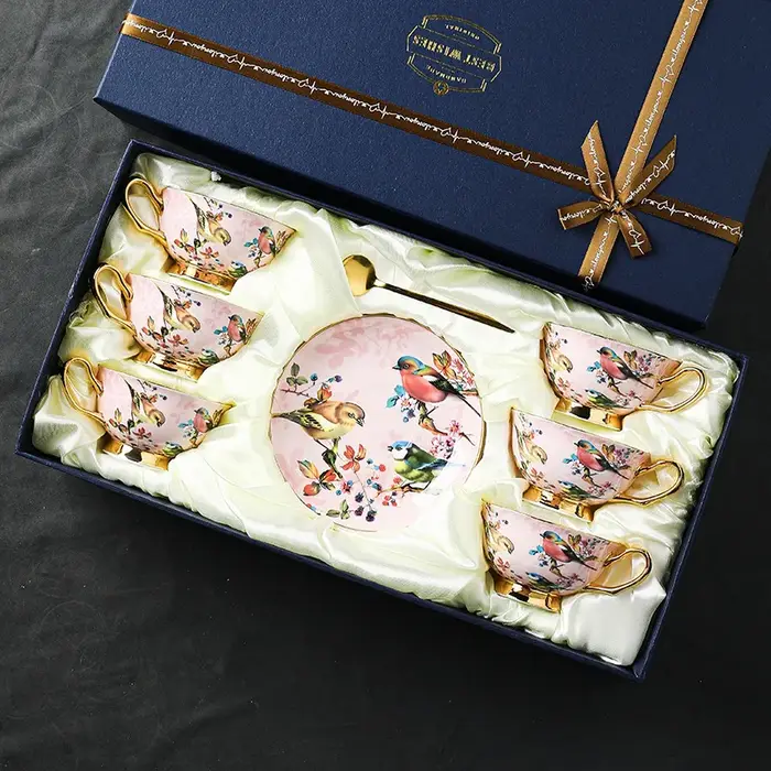 Ensemble de tasses à café européennes