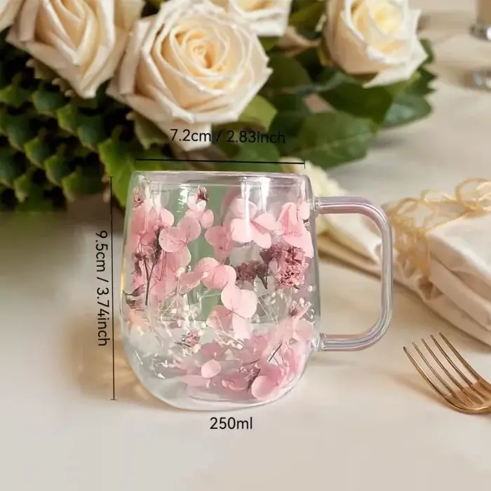 1 tasse à café en verre à double paroi avec un motif de fleurs réelles à l'intérieur