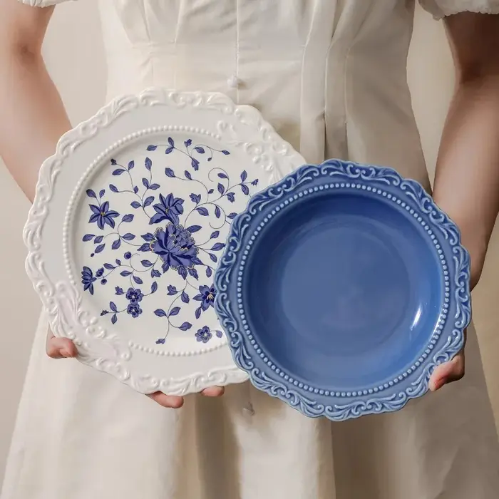Assiette à manger occidentale en céramique, décoration de maison en Relief haut de gamme française, couleur sous glaçure