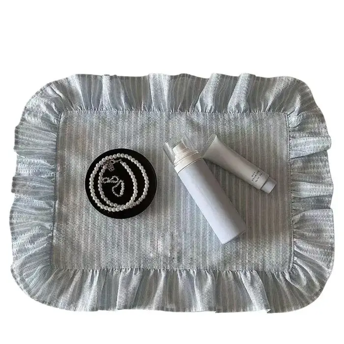Set de table rayé à volants