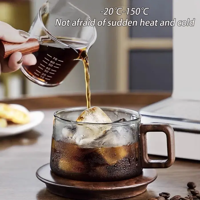 Tasse à café avec manche en bois avec cuillère