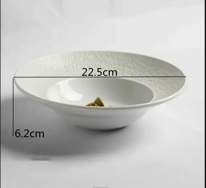 Assiette ronde en céramique unie pour la maison