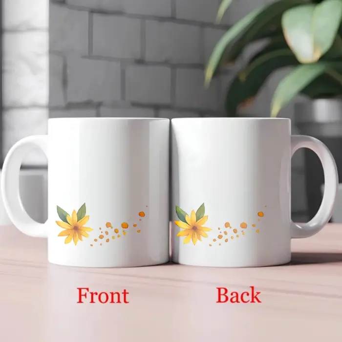 Tasse à café en céramique avec fleurs blanches et jaunes pour une pause