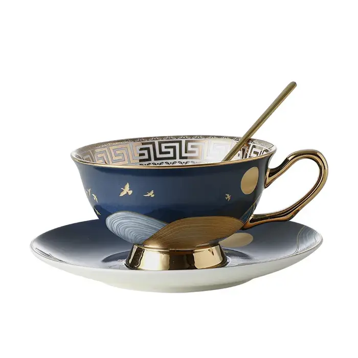 Tasse à café en porcelaine dorée Sophia