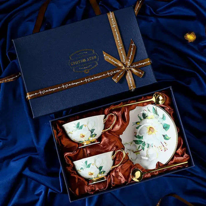 Tasse à café en porcelaine dorée Sophia