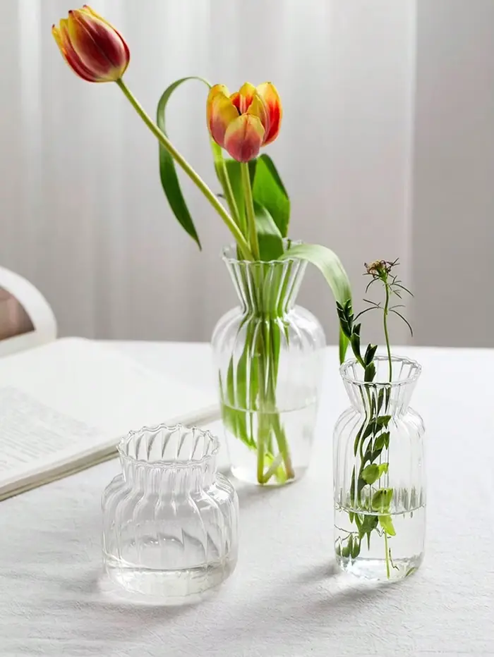 Mini Vase en verre Ins