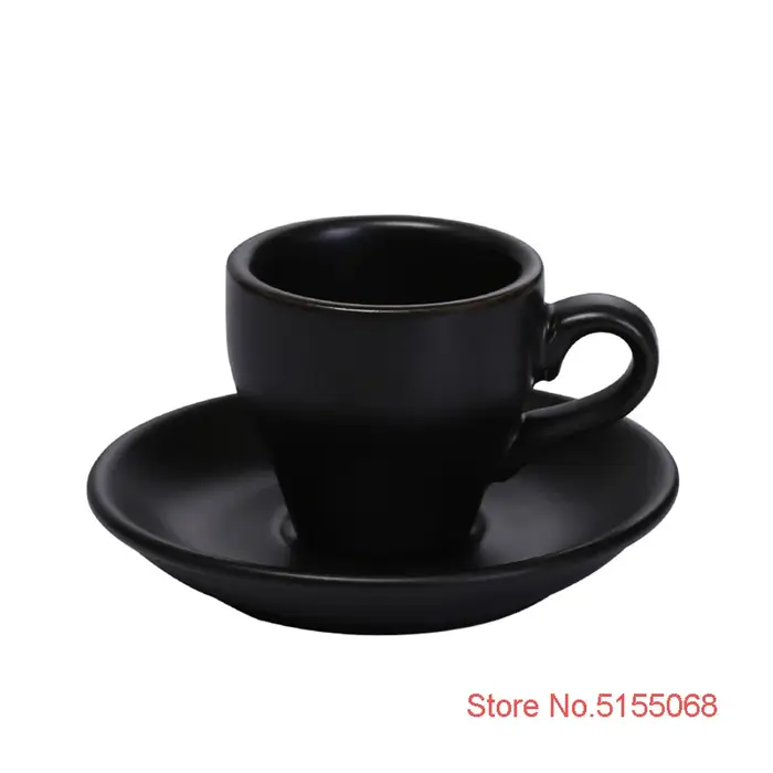 Tasse à expresso noire imbibée