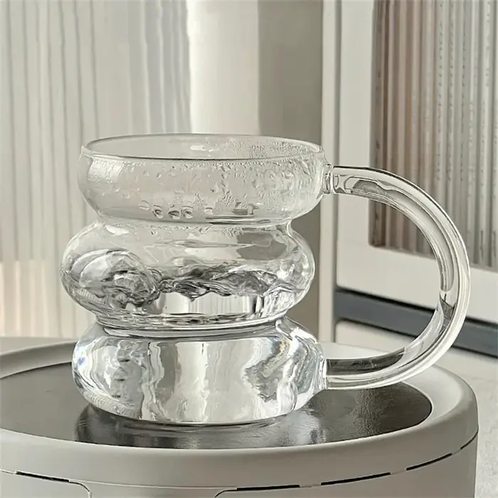 Tasse en verre transparente irrégulière de style Ins