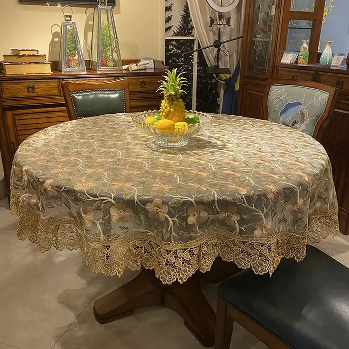 Nouvelle nappe en dentelle