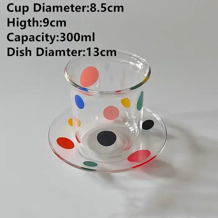 Assiette de tasse en verre à pois colorés conviennent