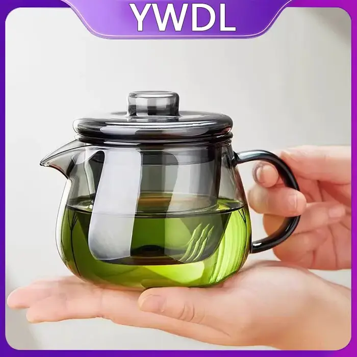 Théière en verre avec infuseur