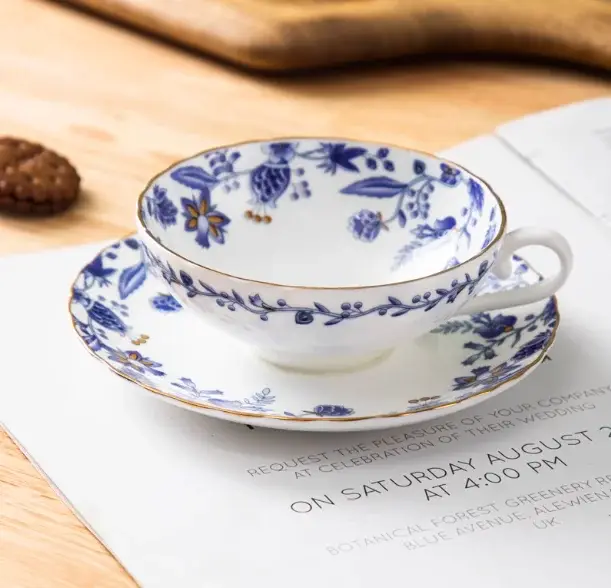 Tasse à café et thé Sophia China et ensemble de cuillères S/05 er