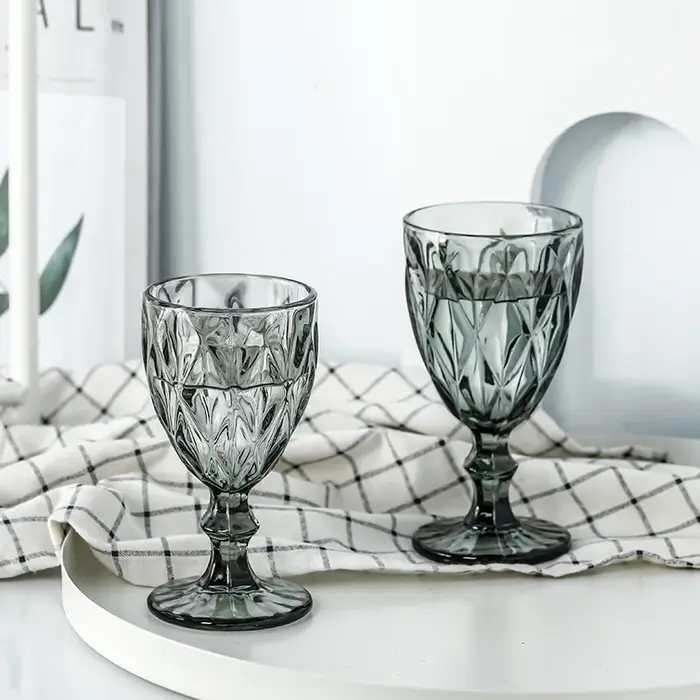 Gobelet de couleur vintage