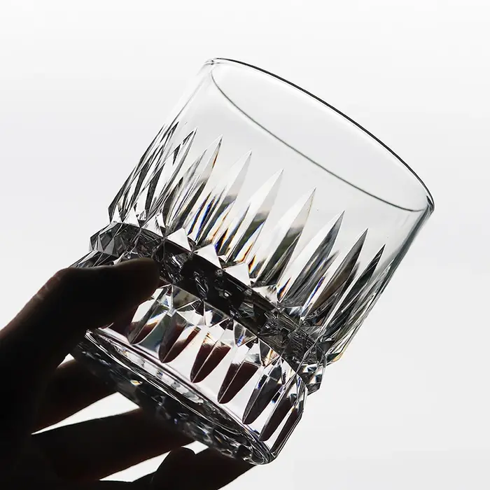 Verre coupé à la main pour clair