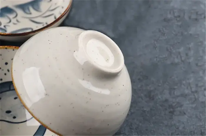 Filles à riz en céramique domestique japonais