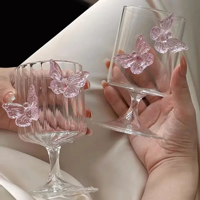 Verre à vin papillon tridimensionnel