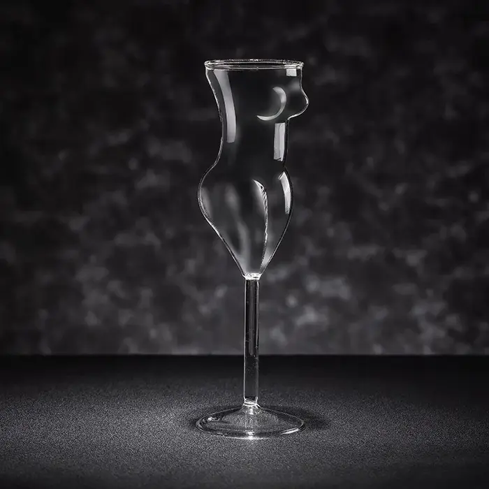 Verre à cocktail créatif en forme de corps