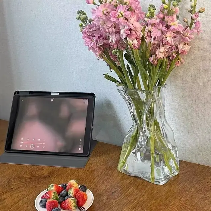 Vase en verre organique