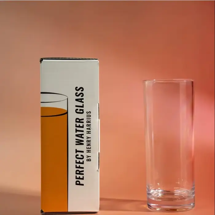 Verre à eau parfait et verre à Champagne parfait par Henry H