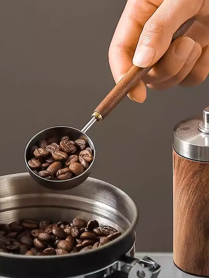 Cuillère à café-manche en bois de noyer Vintage