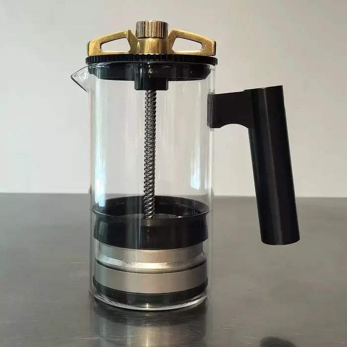 Pour les ateliers Mischief Weber, The Bird Coffee Brewer, cafetière à immersion sous vide, presse à café française