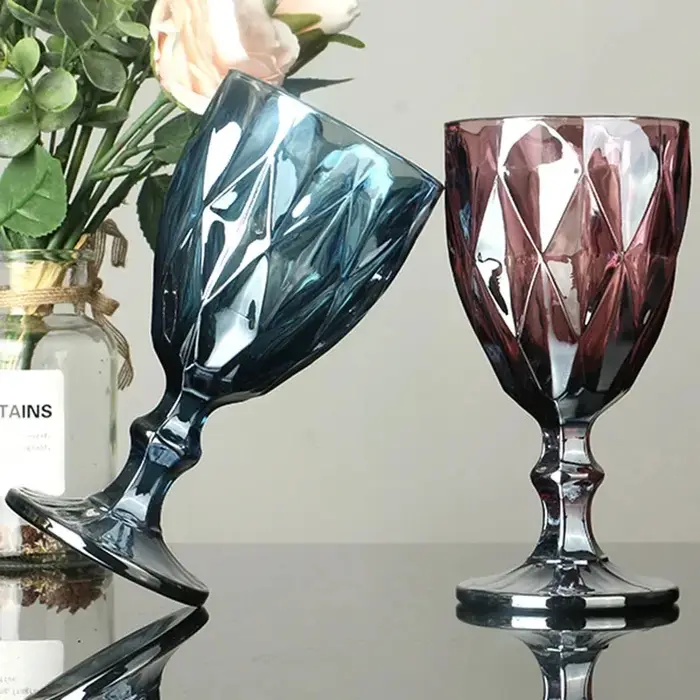 Verres à vin en verre sculpté