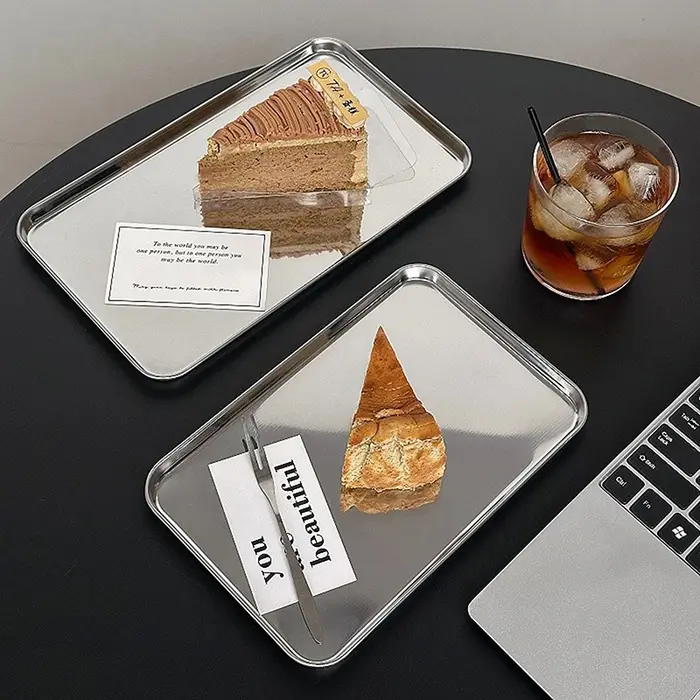 Plateau de service rectangulaire moderne en acier inoxydable – Idéal pour gâteaux et collations – Sublime le design de votre table à manger pour la maison ou le café