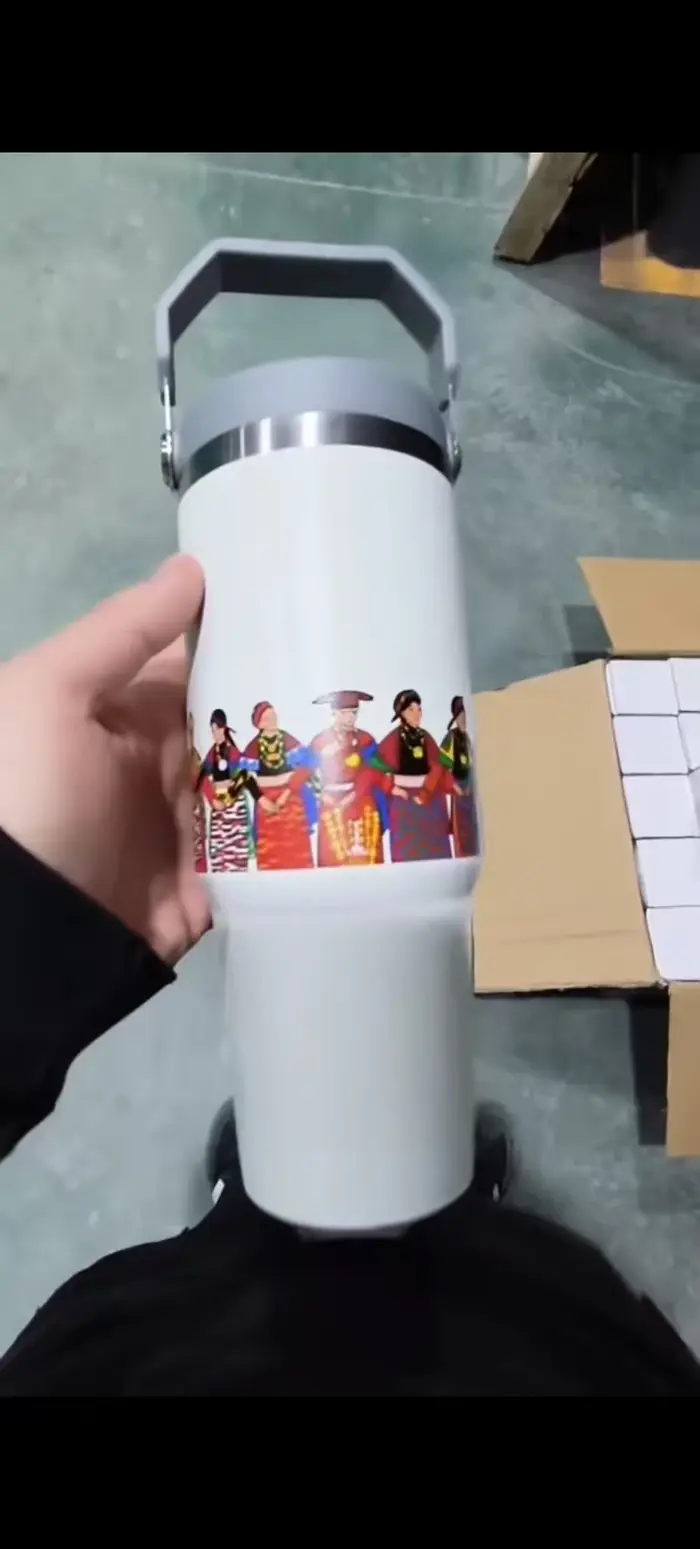 Cadeaux de fête des mères pour maman de fille et fils - Gobelet à café isolé en acier inoxydable de 20 oz avec couvercle