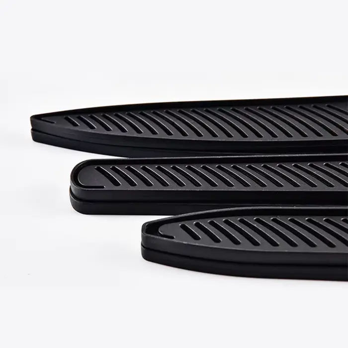 Couvre-couteaux en plastique noir