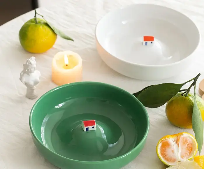 Assiette abstraite en céramique pour la maison