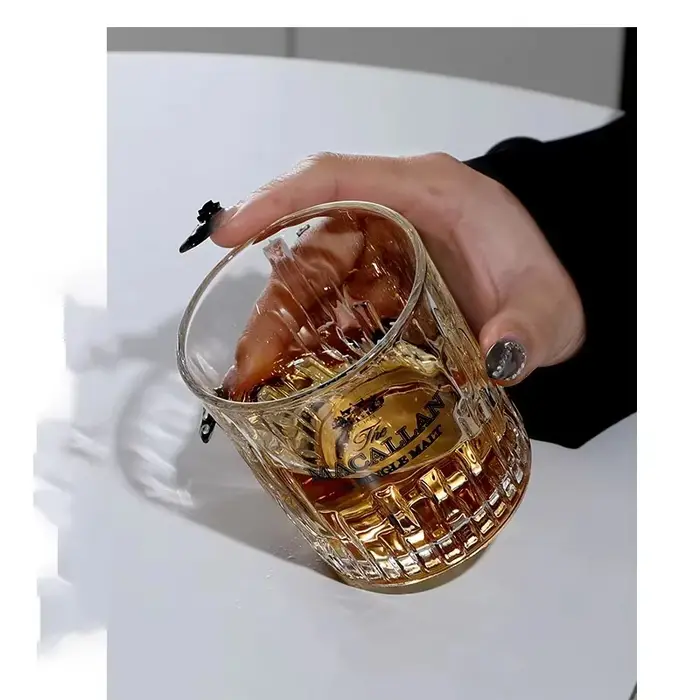 Collection privée Macallan verre cristal à facettes Der whiskybecher whisky roche