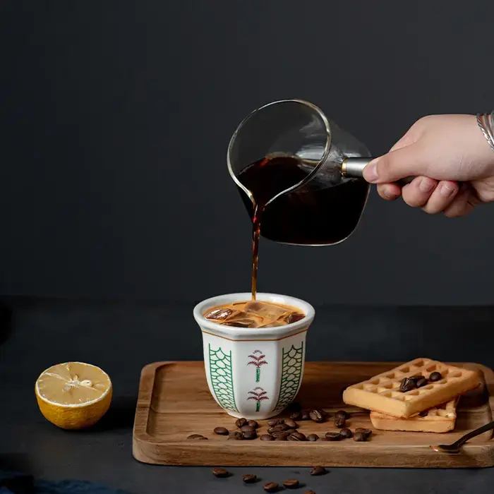 Tasse à Café en Céramique Arabe avec Palmier