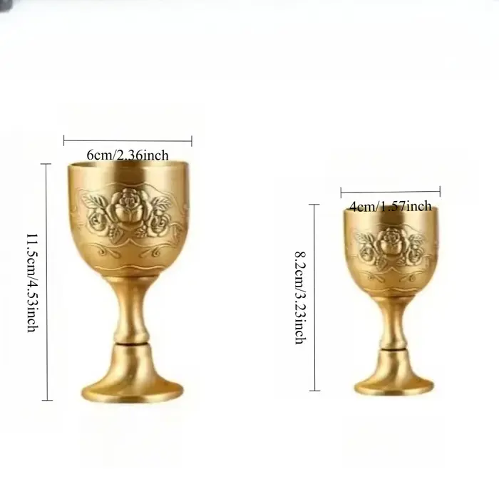 Grand gobelet en métal de style européen