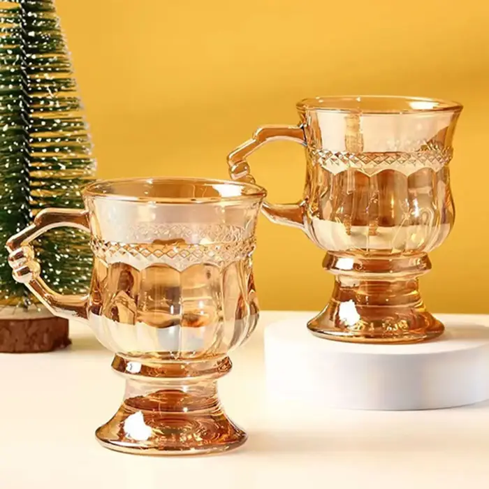 Grandes tasses en verre à café