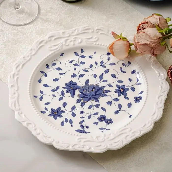 Assiette à manger occidentale en céramique, décoration de maison en Relief haut de gamme française, couleur sous glaçure