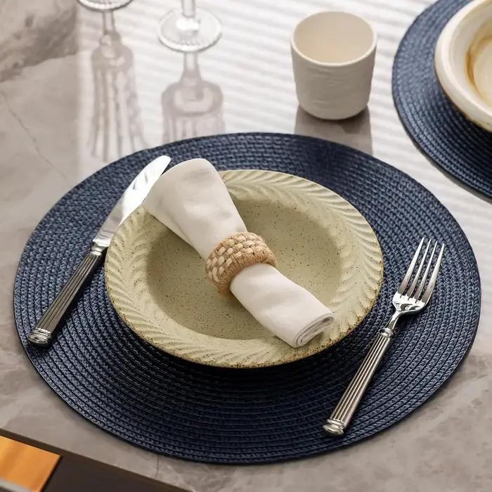Ensemble de 4 sets de table ronds tissés en plastique