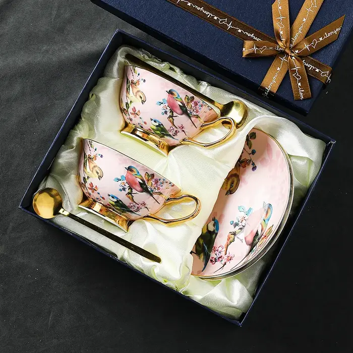 Ensemble de tasses à café européennes