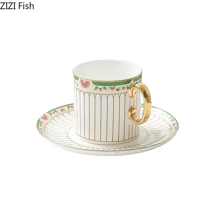 Tasse et soucoupe en céramique à cœur rayé plaqué or classique