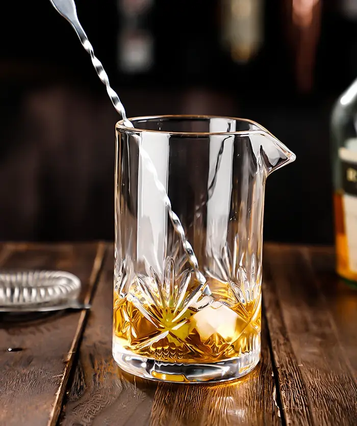 Verre à mélanger les cocktails