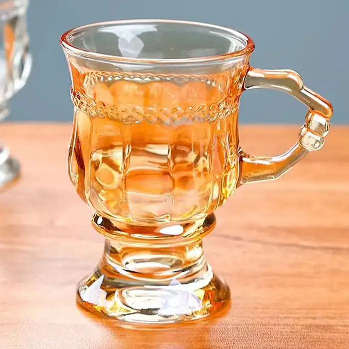 Grandes tasses en verre à café